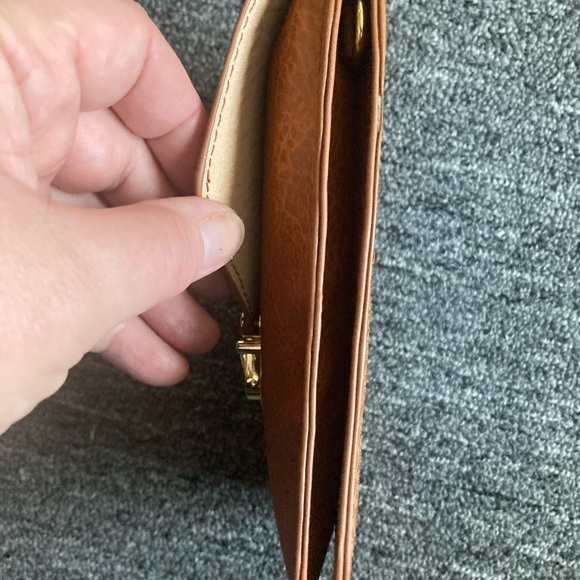 NWOT touchscreen purse with adjustable, removable strap, brown faux leather - Picture 4 of 11